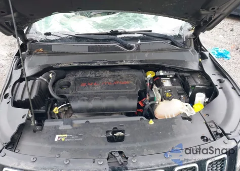 2019 Jeep Compass Latitude 4X4 из США, поврежденный, VIN 3C4NJDBB8KT713565